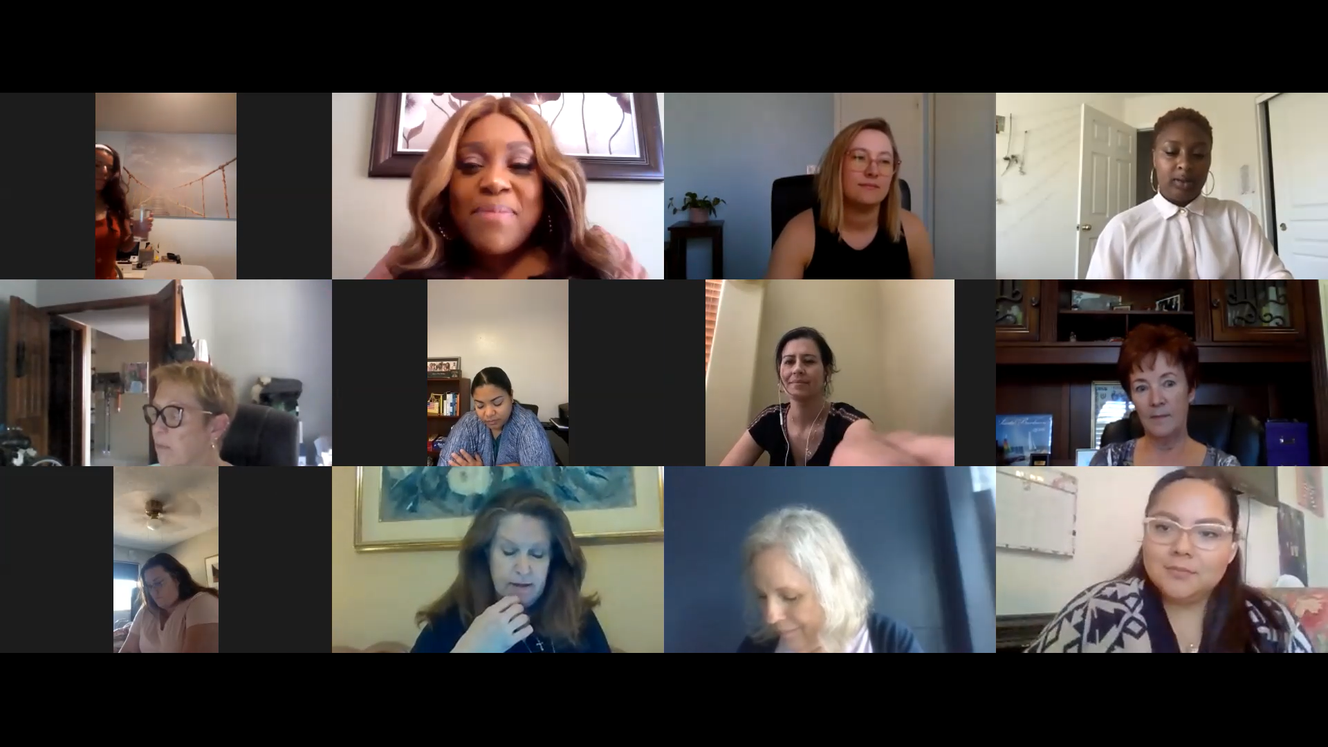 A photo of 12 people on a Zoom conference. These people are Fresh with the Start Women’s Foundation and gathering for their Jump Start program.